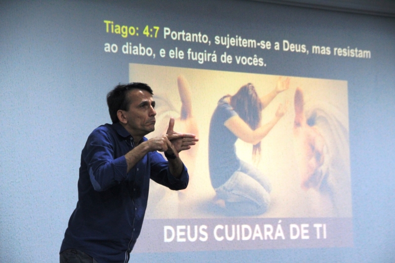 Projeto de Tradução da Bíblia para Libras é apresentado em Anápolis